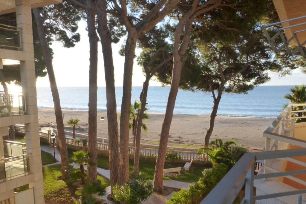 Apartamento A 1ª Linea De Mar, Vilafortuny カンブリルス エクステリア 写真