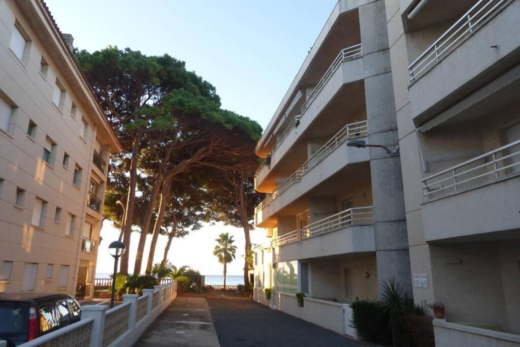 Apartamento A 1ª Linea De Mar, Vilafortuny カンブリルス エクステリア 写真