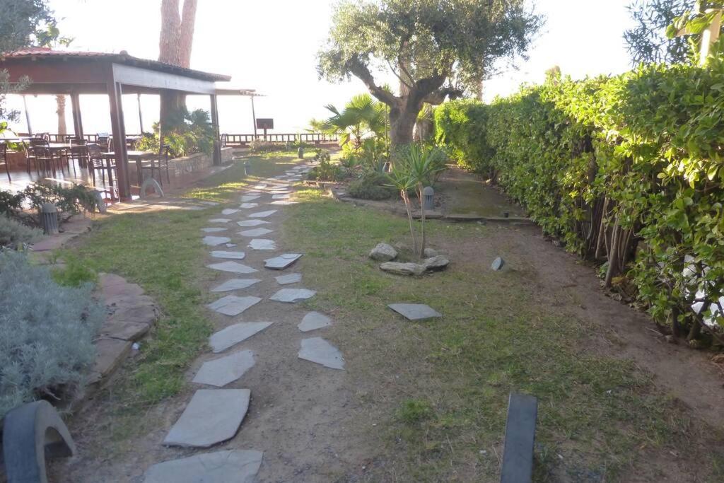 Apartamento A 1ª Linea De Mar, Vilafortuny カンブリルス エクステリア 写真